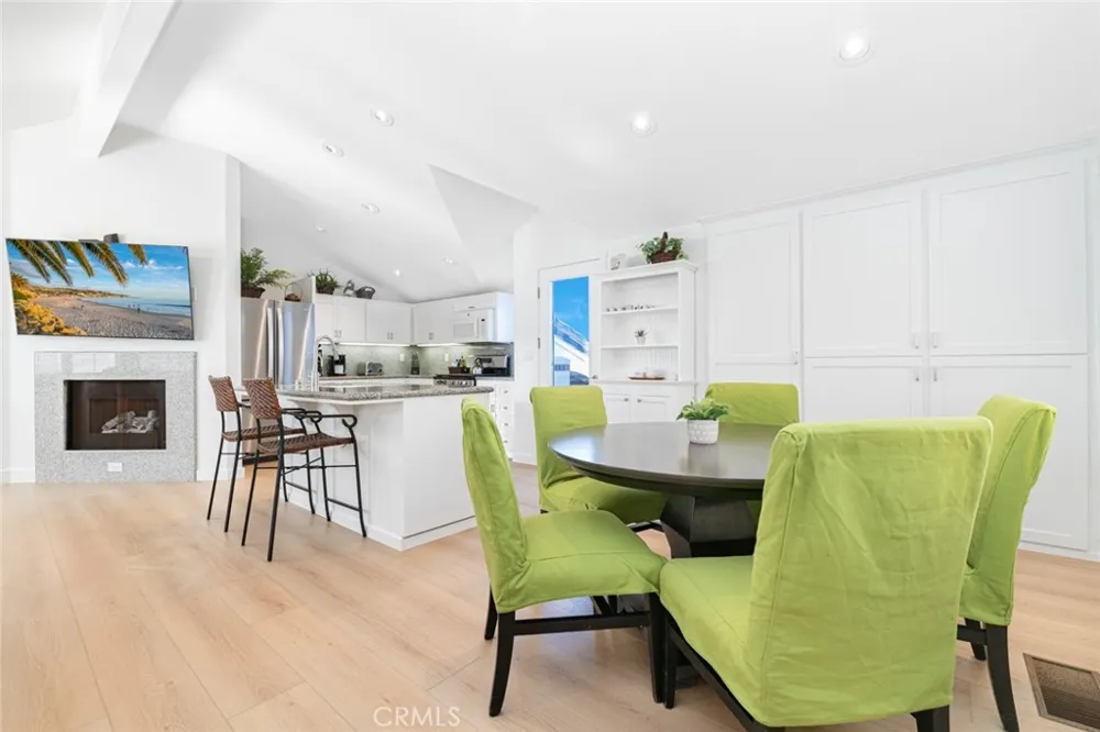 1720 W Oceanfront #B Newport Beach, CA 92663