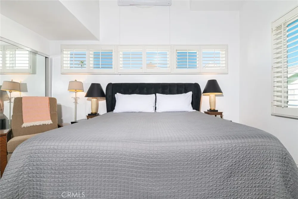 1720 W Oceanfront #B Newport Beach, CA 92663