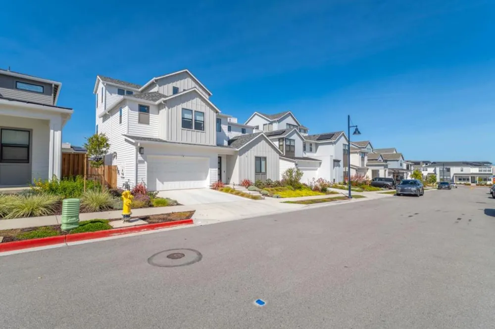 2409 Schooner Avenue Marina, CA 93933