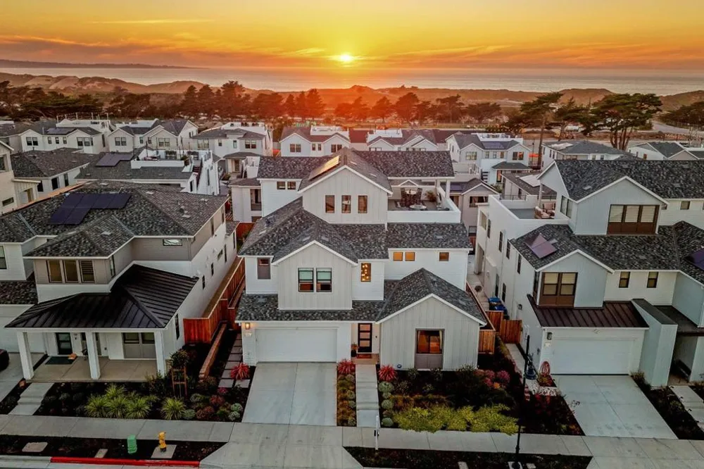 2409 Schooner Avenue Marina, CA 93933
