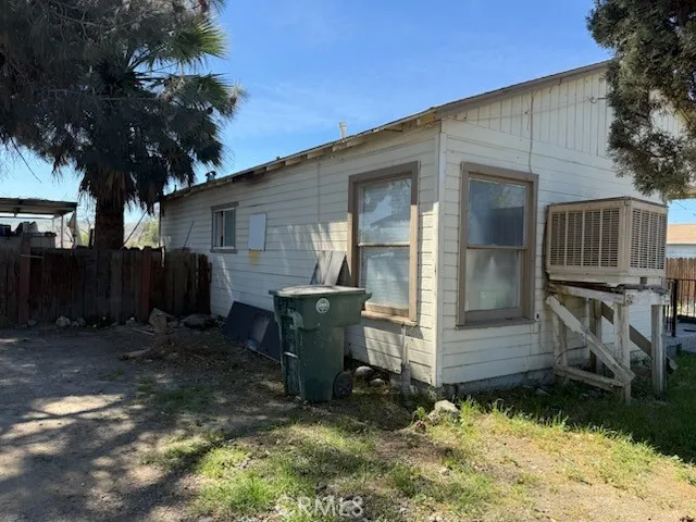 672 E Tache Coalinga, CA 93210