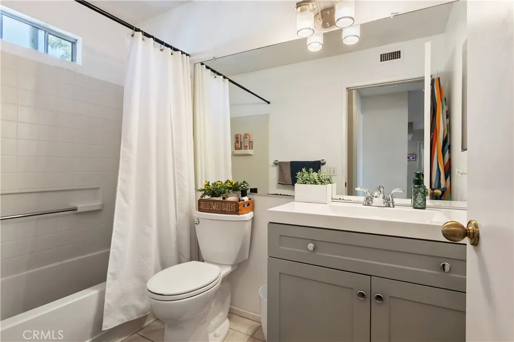1195 Fitzgerald #G Simi Valley, CA 93065