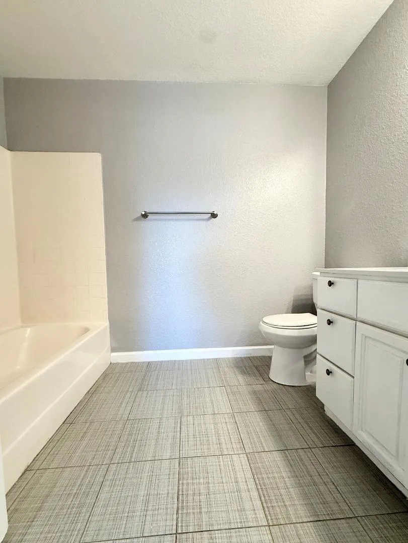 8 Lancaster Circle #224 Bay Point, CA 94565
