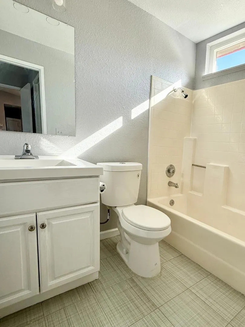 8 Lancaster Circle #224 Bay Point, CA 94565