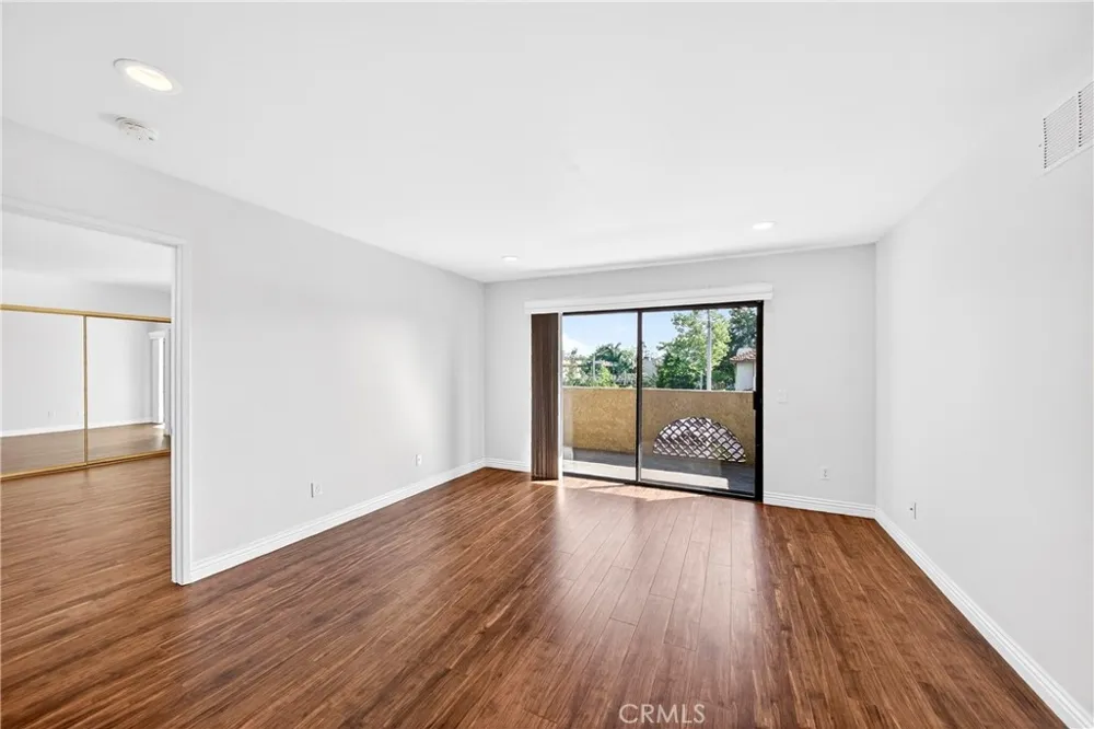 25261 Tanoak Lake Forest, CA 92630