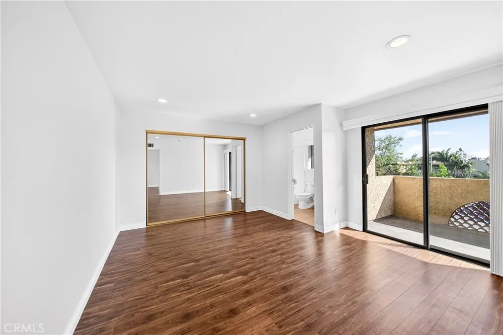 25261 Tanoak Lake Forest, CA 92630