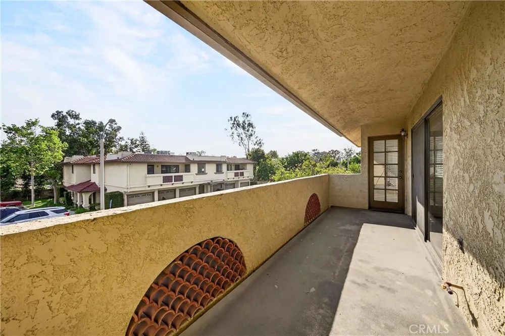 25261 Tanoak Lake Forest, CA 92630