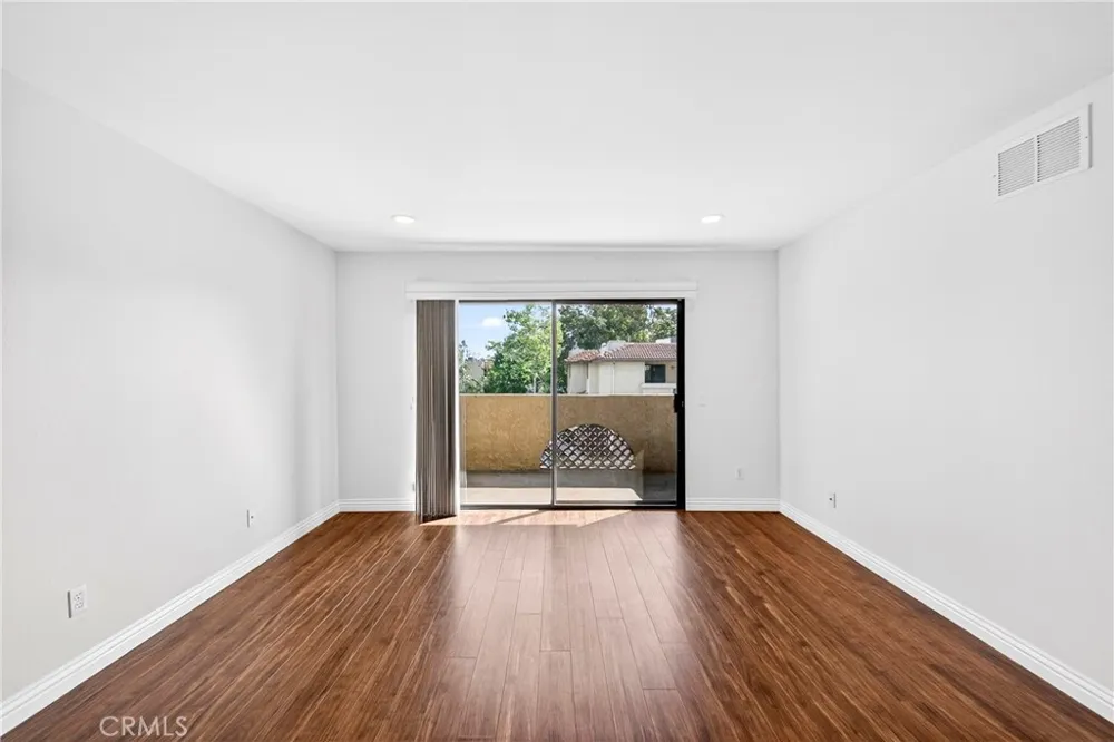 25261 Tanoak Lake Forest, CA 92630