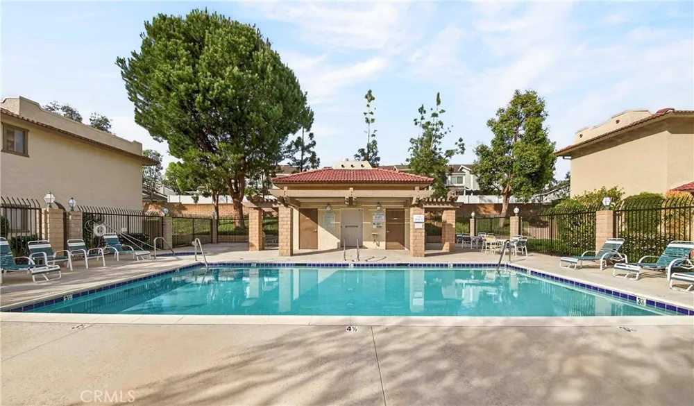 25261 Tanoak Lake Forest, CA 92630