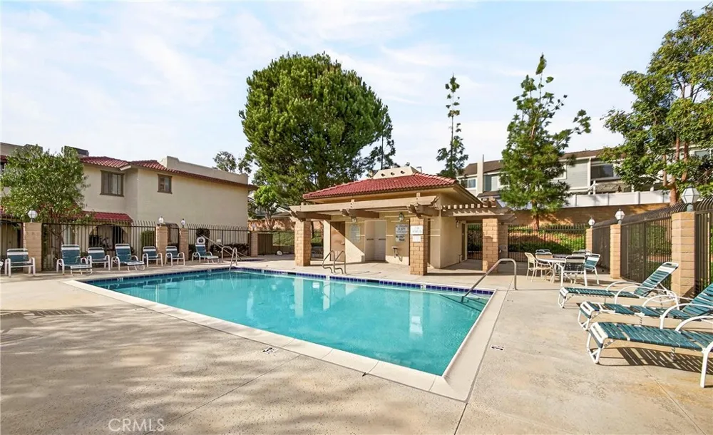 25261 Tanoak Lake Forest, CA 92630
