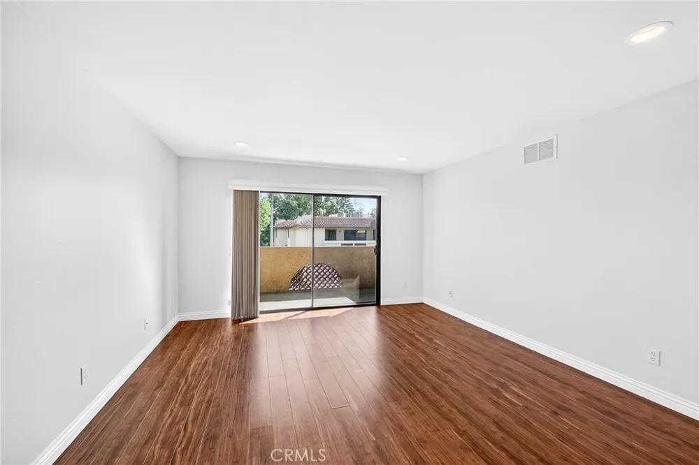 25261 Tanoak Lake Forest, CA 92630