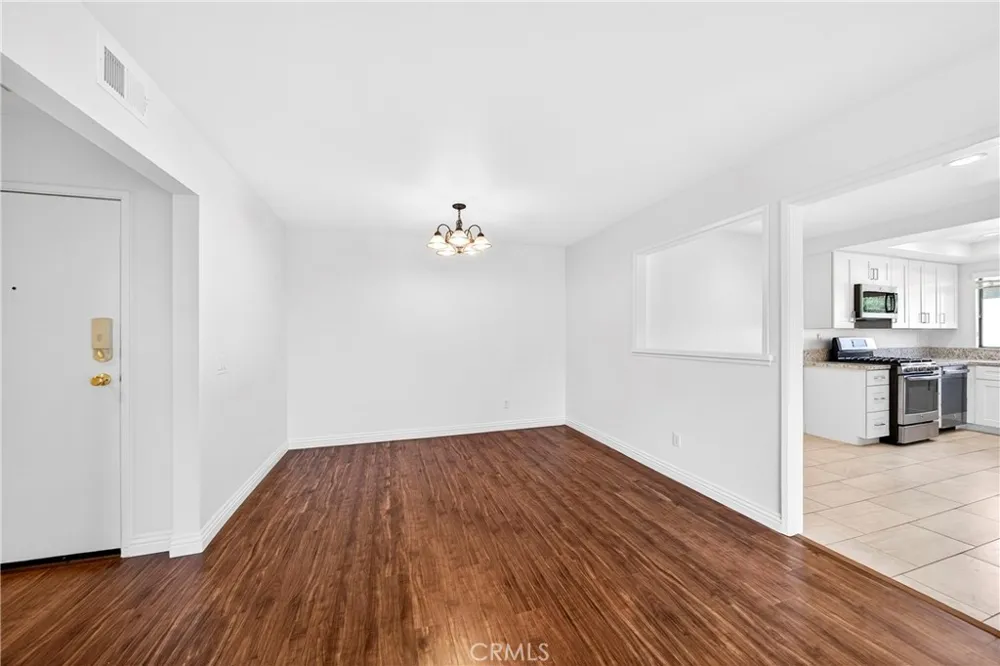 25261 Tanoak Lake Forest, CA 92630