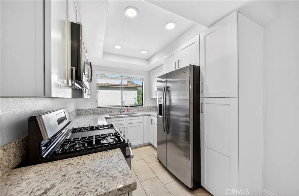 25261 Tanoak Lake Forest, CA 92630