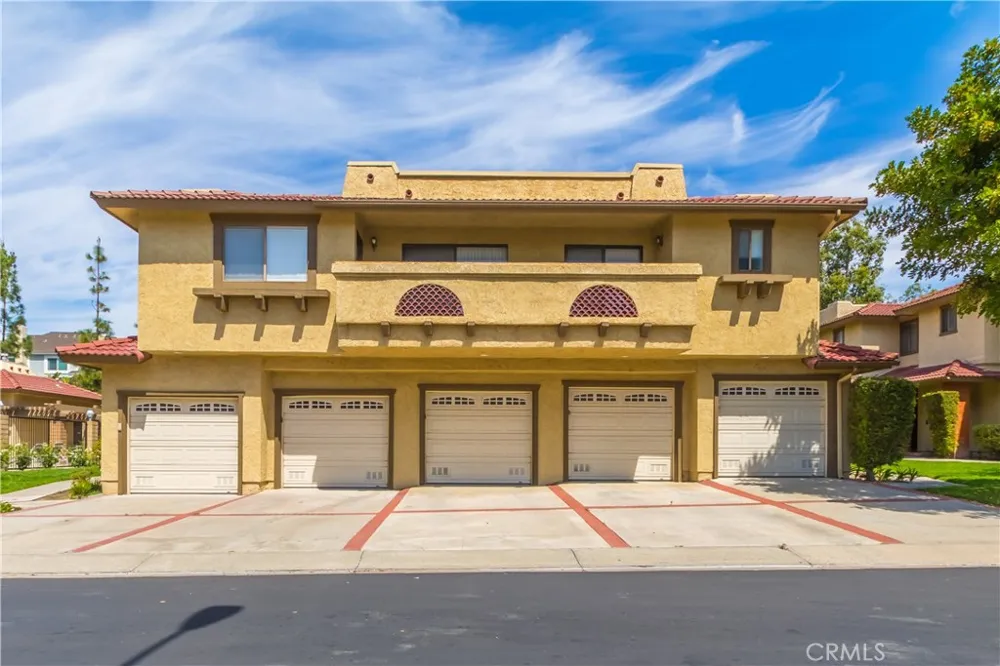 25261 Tanoak Lake Forest, CA 92630