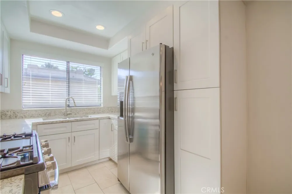 25261 Tanoak Lake Forest, CA 92630