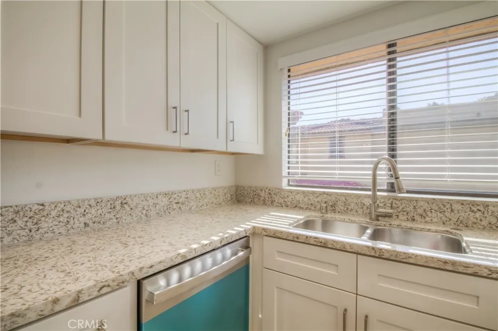 25261 Tanoak Lake Forest, CA 92630