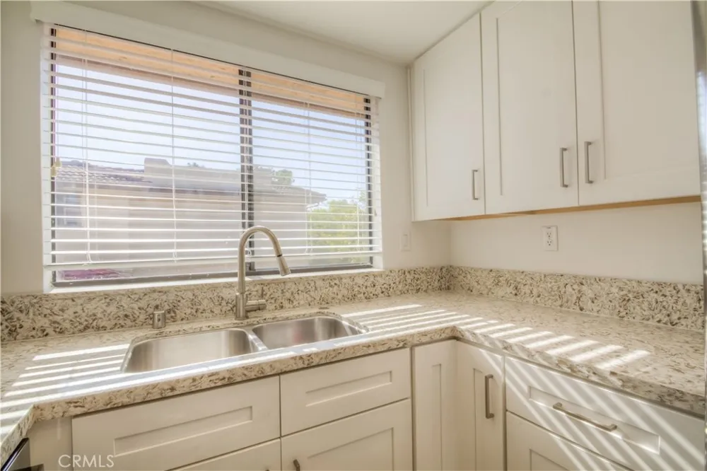 25261 Tanoak Lake Forest, CA 92630