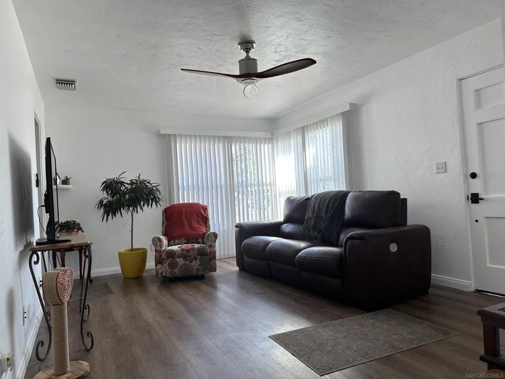 314 E E Washington Ave El Cajon, CA 92020