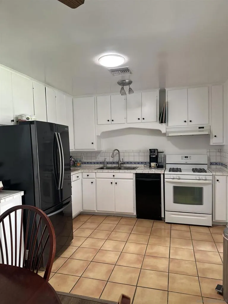 314 E E Washington Ave El Cajon, CA 92020