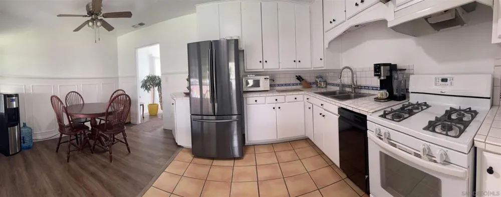 314 E E Washington Ave El Cajon, CA 92020