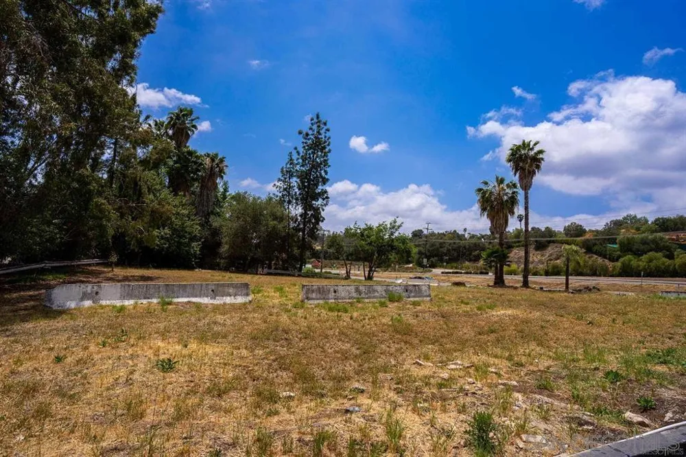 2690 S Escondido Blvd Escondido, CA 92025
