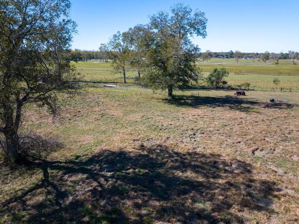 555 County Road 2089 Hardin, TX 77575