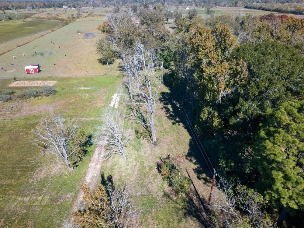555 County Road 2089 Hardin, TX 77575