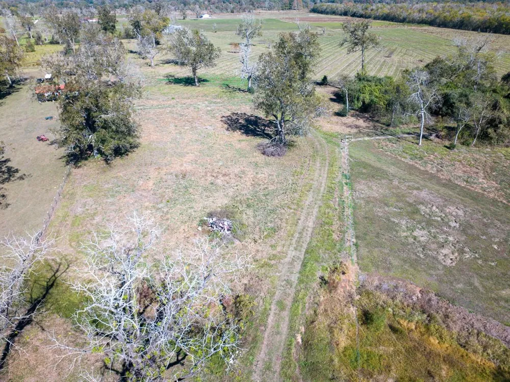 555 County Road 2089 Hardin, TX 77575