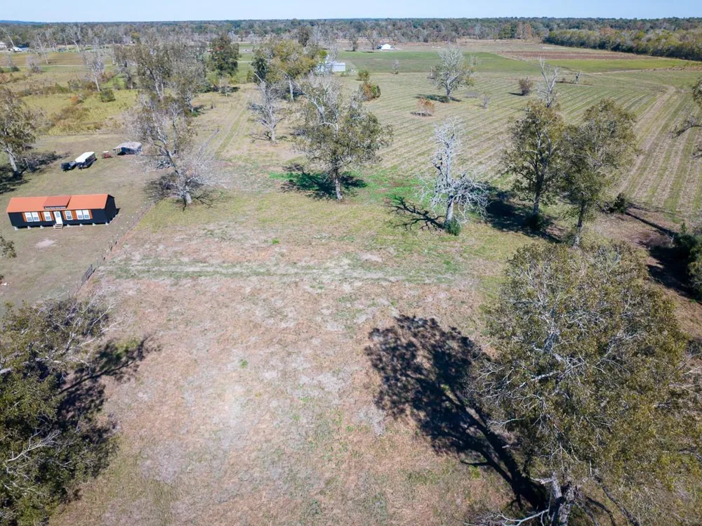 555 County Road 2089 Hardin, TX 77575