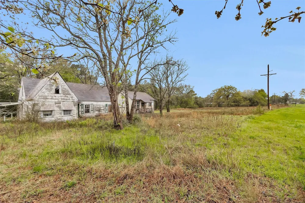 2478 Fm 980 Road Riverside, TX 77320