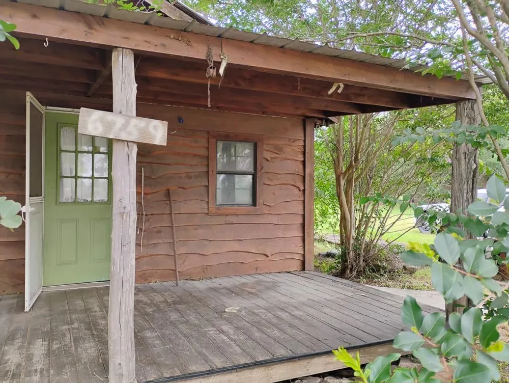 6759 Highway 105 E #Pie Shp Navasota, TX 77868