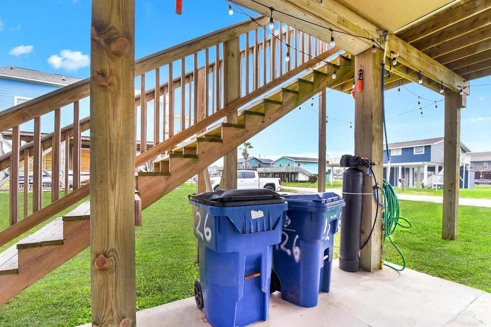 126 Nesmith Place Surfside Beach, TX 77541