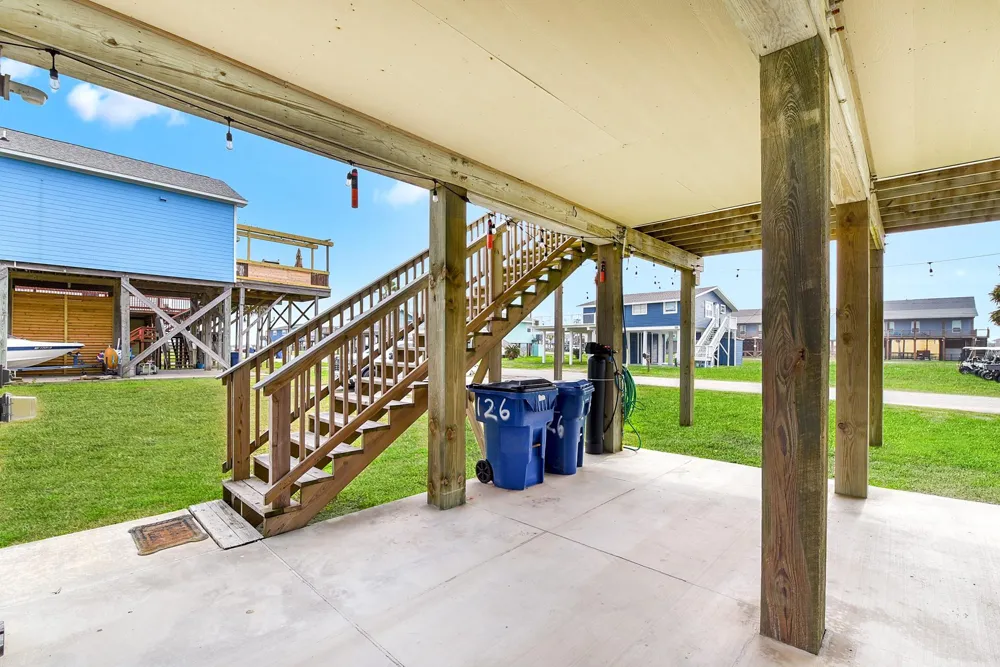 126 Nesmith Place Surfside Beach, TX 77541
