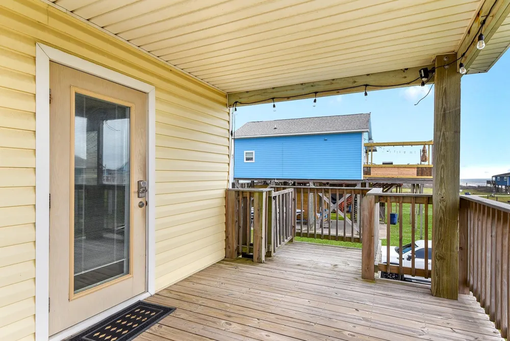 126 Nesmith Place Surfside Beach, TX 77541