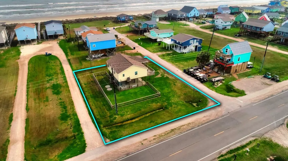 126 Nesmith Place Surfside Beach, TX 77541