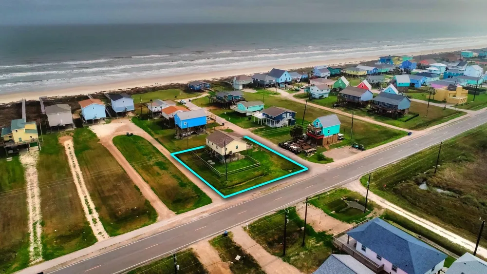 126 Nesmith Place Surfside Beach, TX 77541