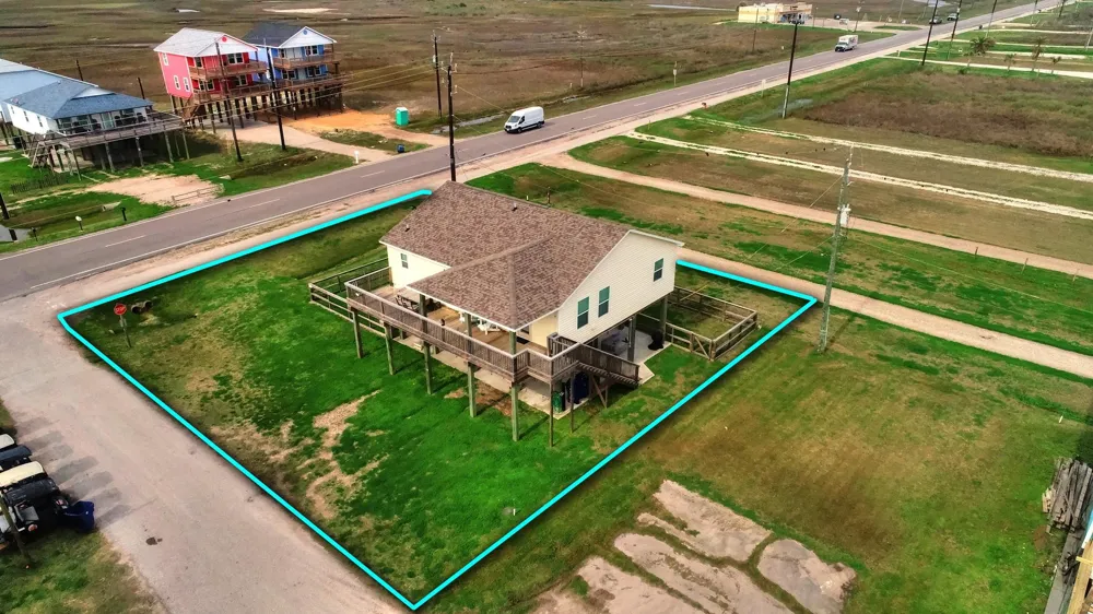 126 Nesmith Place Surfside Beach, TX 77541