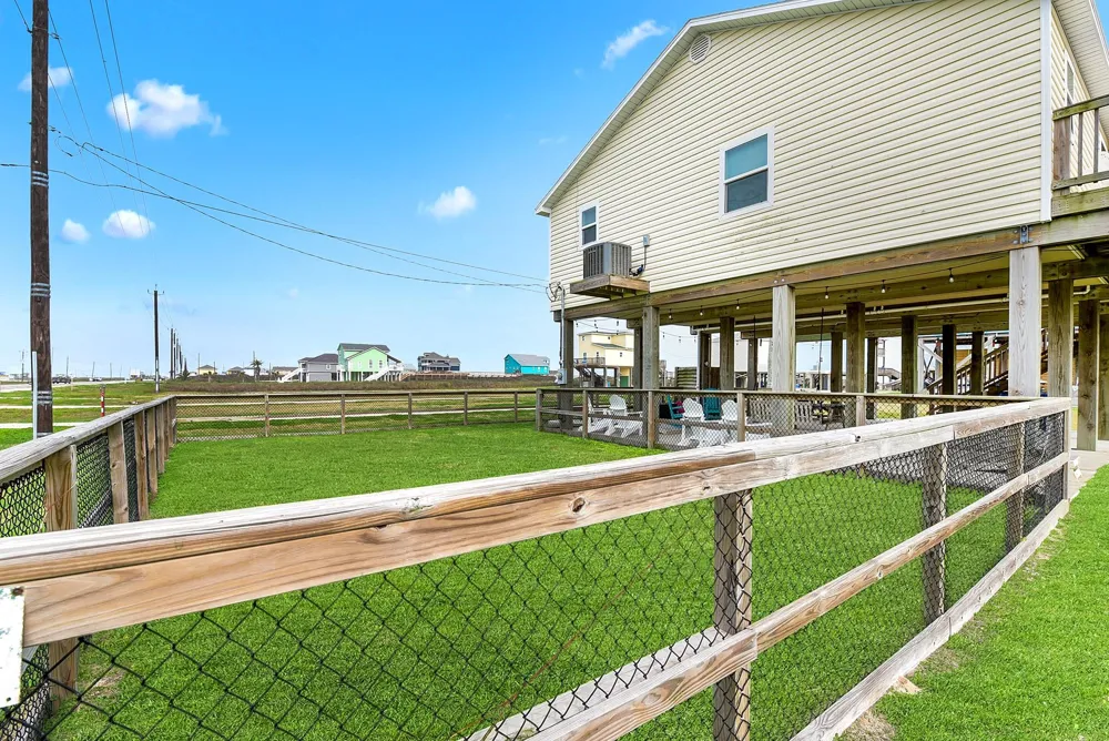 126 Nesmith Place Surfside Beach, TX 77541