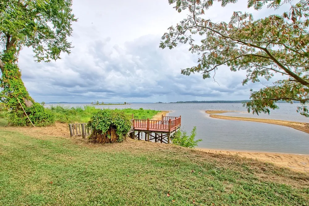 520 Mccoury Loop Milam, TX 75959