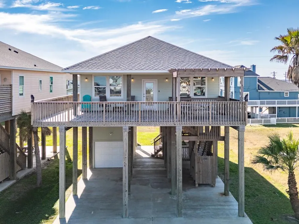 13111 Buccaneer Parkway Freeport, TX 77541