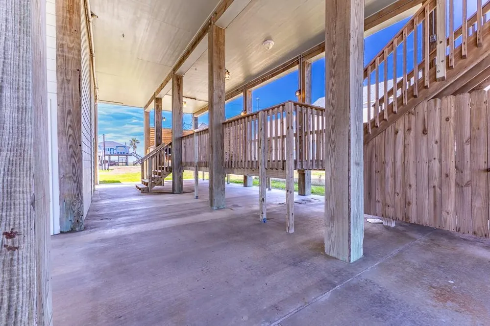 13111 Buccaneer Parkway Freeport, TX 77541