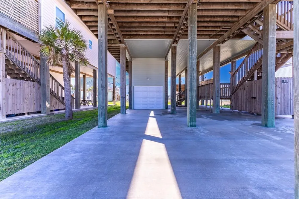 13111 Buccaneer Parkway Freeport, TX 77541