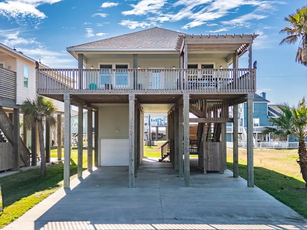 13111 Buccaneer Parkway Freeport, TX 77541