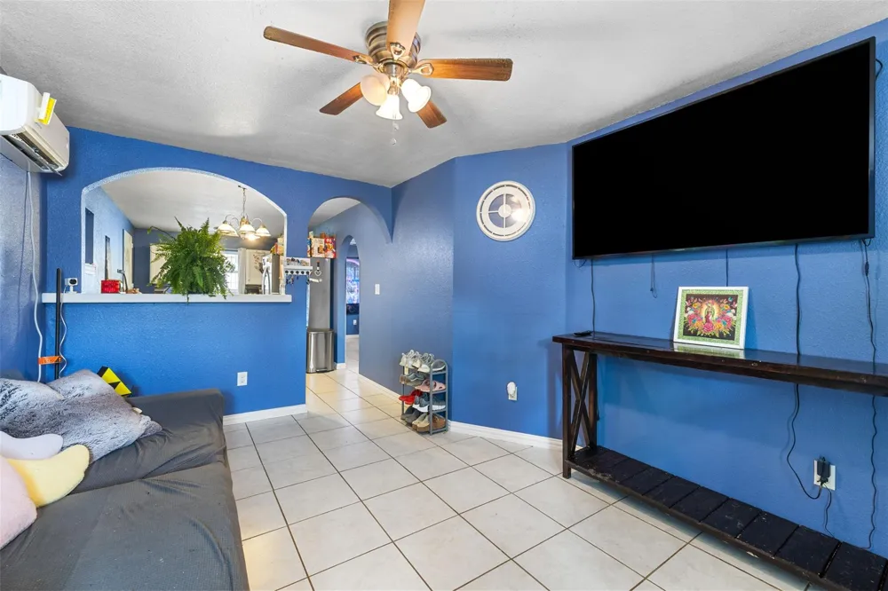 3367 Sadler Street Houston, TX 77093