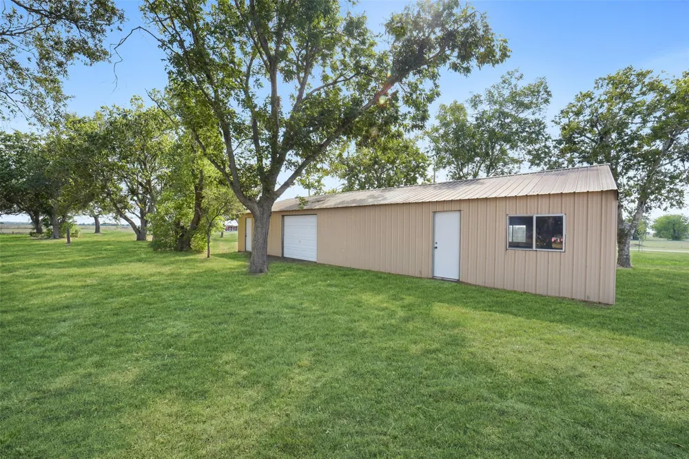 2265 County Road 312 Louise, TX 77455