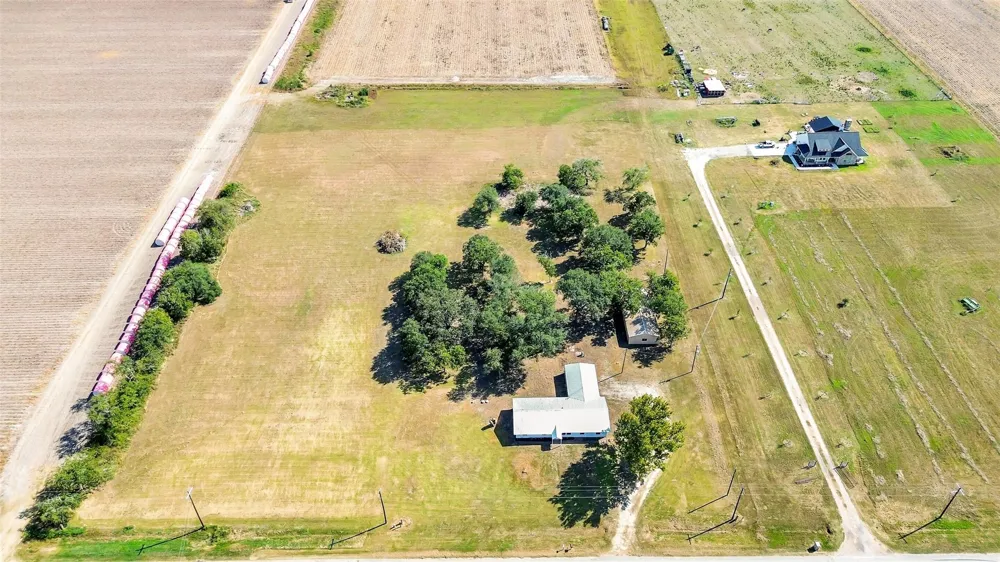 2265 County Road 312 Louise, TX 77455