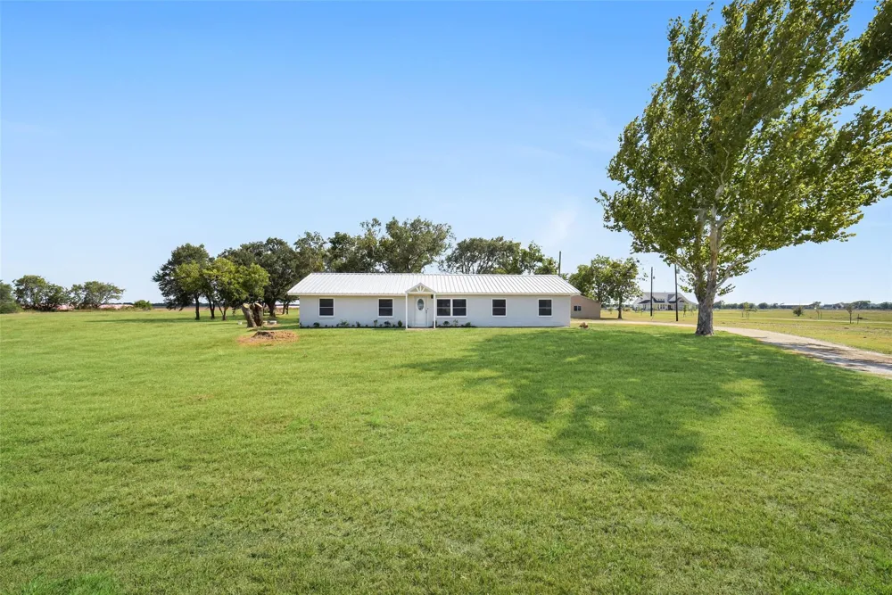 2265 County Road 312 Louise, TX 77455
