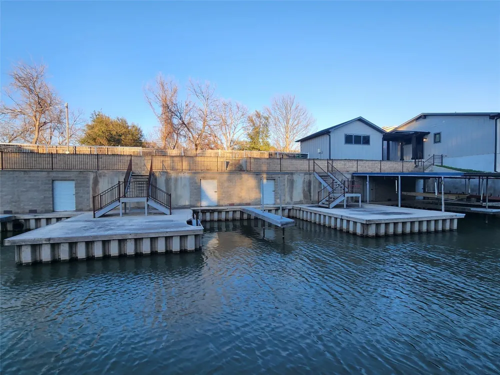 940 Euele Moore Drive 9 Kingsland, TX 78639