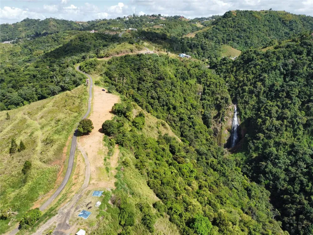 PR-155 KM 34.0 BARRIO PERCHAS Morovis, PR 00687