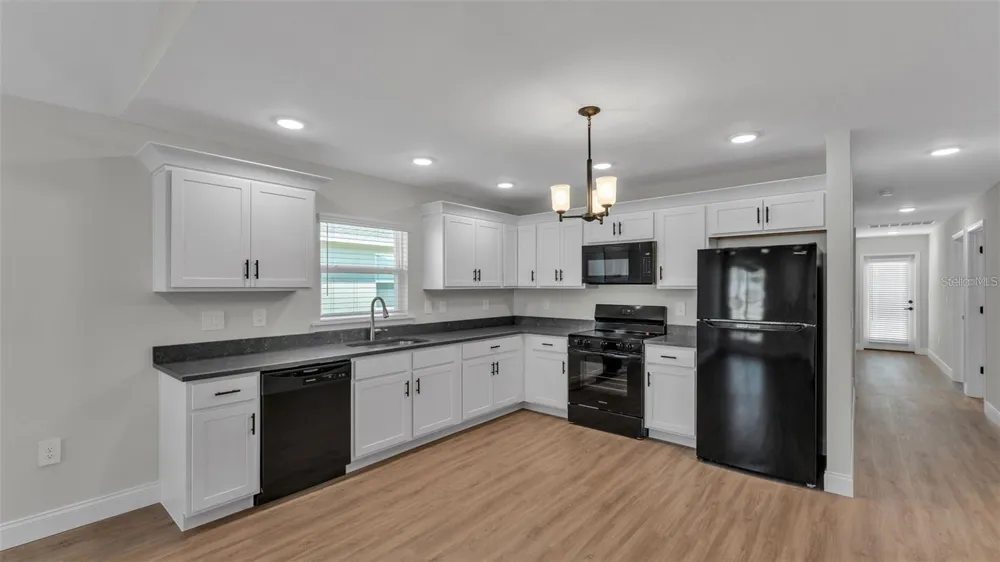 1246 DOROTHY STREET Lakeland, FL 33815